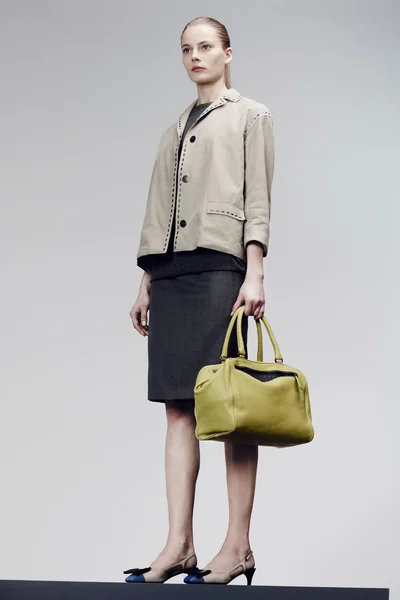 Look 16